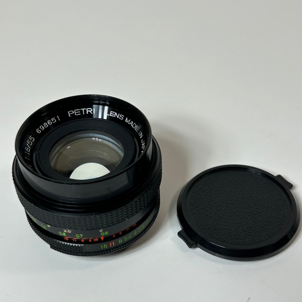 Petri CC Auto 55mm f/1.8 Prime Lens Japan - Minor Internal Dust (698651)